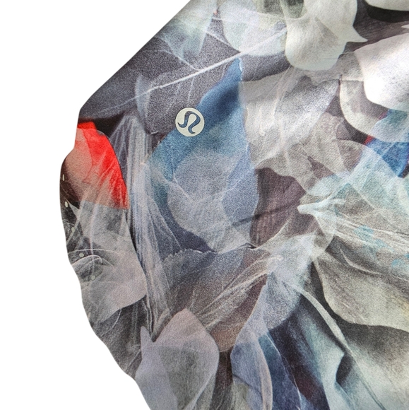 Lululemon Fast and Free Reflective High-Rise Classic-Fit Short 3" Luminescent 6 - Picture 7 of 15